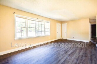 1045 Harbor View Rd in Charleston, SC - Building Photo - Building Photo