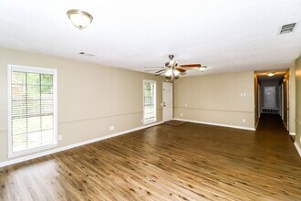 4784 Ross Rd in Memphis, TN - Foto de edificio - Building Photo