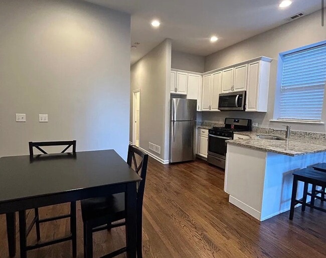 3232 S Wells St, Unit Apt 2F in Chicago, IL - Building Photo - Building Photo