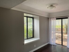 6563 Poplar Woods Cir E in Germantown, TN - Building Photo - Building Photo