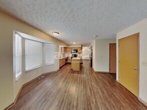 6647 Hilmar Dr in Westerville, OH - Building Photo - Building Photo