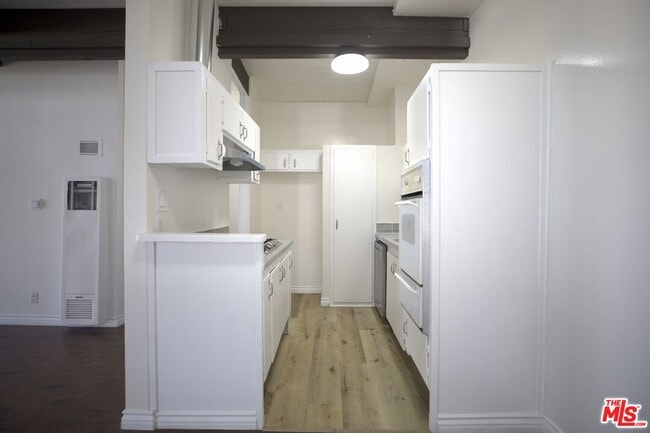 11131 Rose Ave in Los Angeles, CA - Building Photo - Building Photo