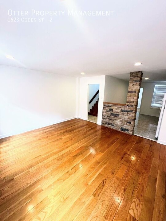 1623 Ogden St in Philadelphia, PA - Building Photo