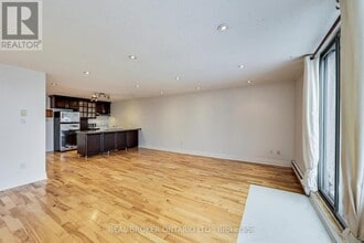 1011 Dufferin St in Toronto, ON - Building Photo - Building Photo