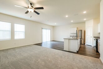 5709 Texas Palm Dr in Converse, TX - Building Photo - Building Photo