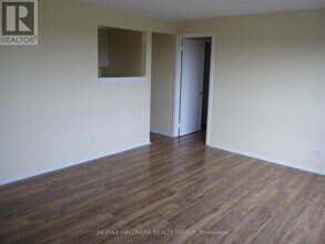 898 Elmsmere Rd in Ottawa, ON - Building Photo - Building Photo
