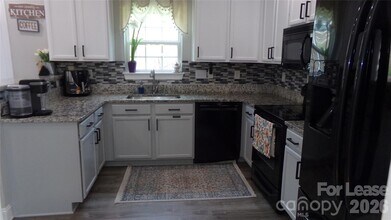 10418 Glenmeade Rd in Cornelius, NC - Building Photo - Building Photo