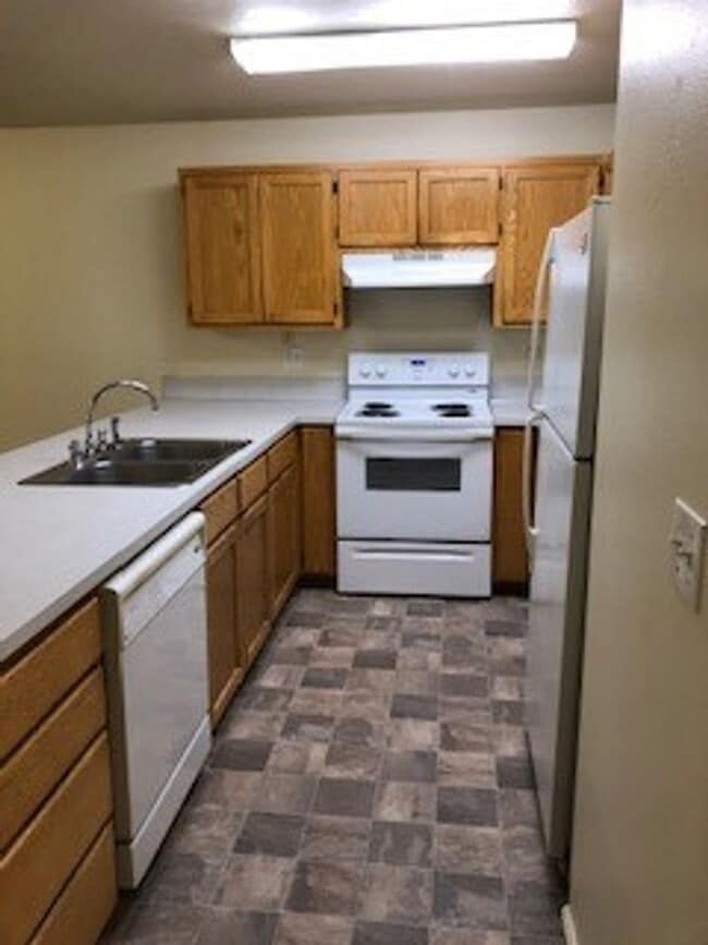 2609 S Cloverleaf Loop in Springfield, OR - Building Photo - Building Photo