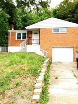 401 Johnston Rd in Pittsburgh, PA - Building Photo