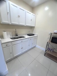 2434 Polk St, Unit 2 in Hollywood, FL - Building Photo - Building Photo