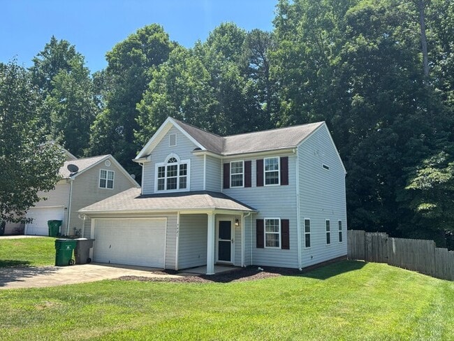 7921 Rolling Stone Ave in Charlotte, NC - Building Photo - Building Photo