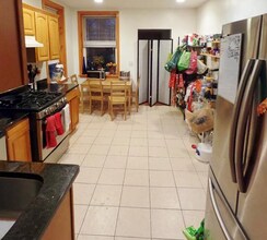 25 Gibbs St in Brookline, MA - Foto de edificio - Building Photo