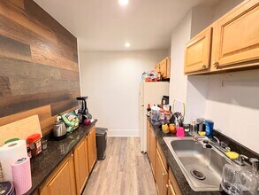 5818 Hobart St, Unit 2 in Pittsburgh, PA - Foto de edificio - Building Photo