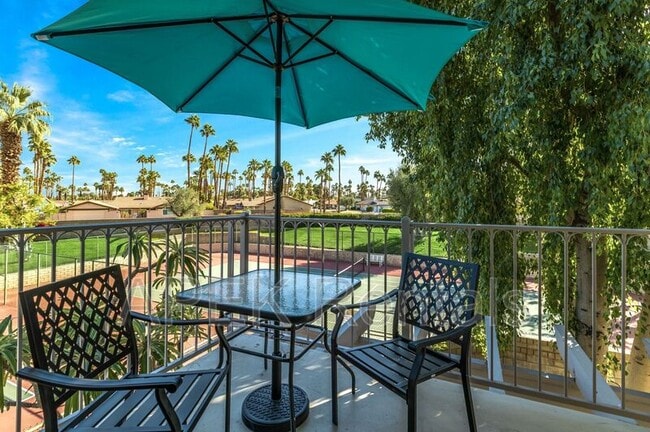 2701 E Mesquite Ave in Palm Springs, CA - Foto de edificio - Building Photo