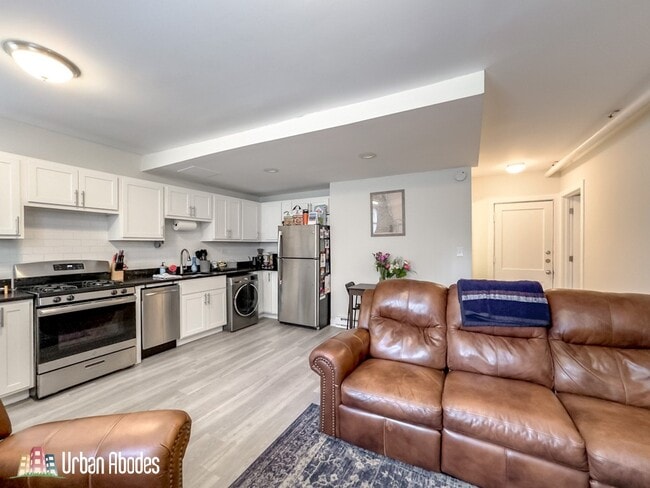 730 W Roscoe St, Unit A05C in Chicago, IL - Building Photo - Building Photo