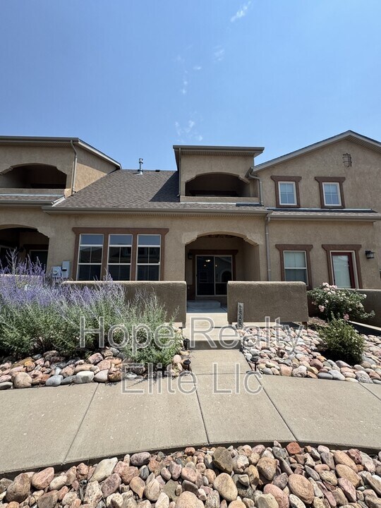 1555 Promontory Bluff View in Colorado Springs, CO - Building Photo