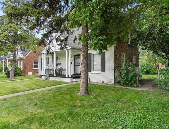 18738 Morang Ave in Detroit, MI - Building Photo - Building Photo