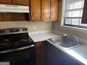 1085 Eastview Rd NE in Conyers, GA - Building Photo - Building Photo