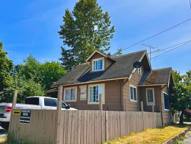 78 Logan Ave S in Renton, WA - Building Photo - Building Photo