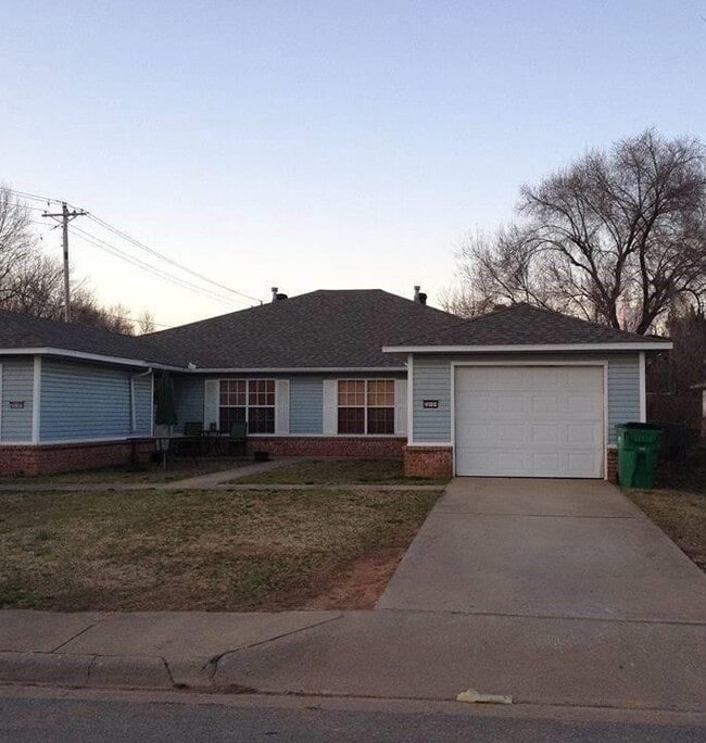 property at 2010 Sycamore Pl