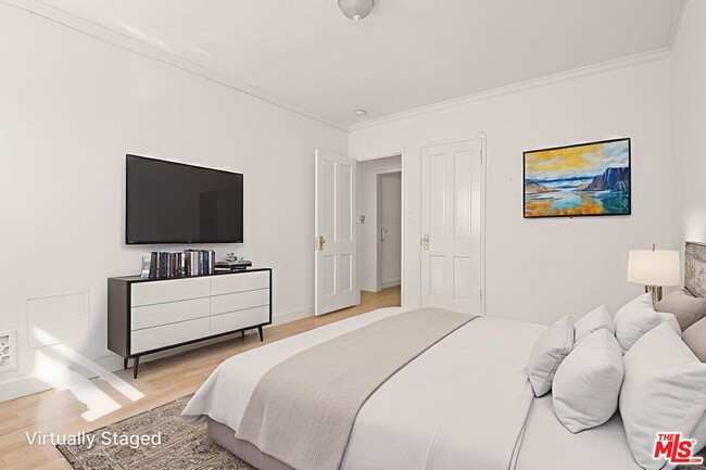 property at 186 N Clark Dr