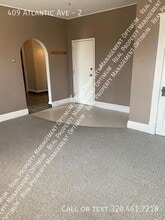 409 Atlantic Ave in Morris, MN - Building Photo - Building Photo