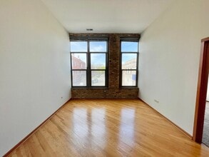 2925 N Central Park Ave in Chicago, IL - Building Photo - Building Photo