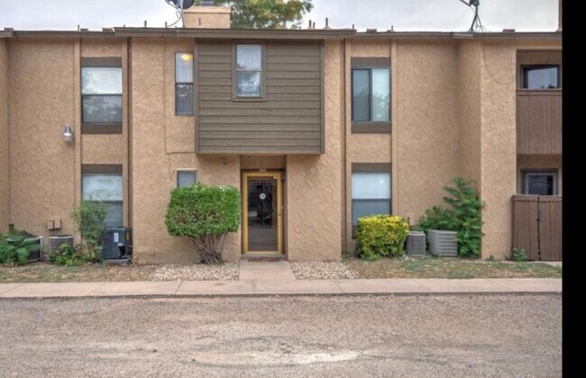 8601 Memphis Dr in Lubbock, TX - Foto de edificio - Building Photo