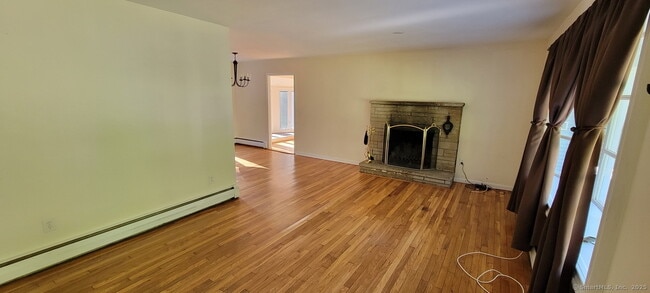 11 Marywood Rd in Bethel, CT - Building Photo - Building Photo