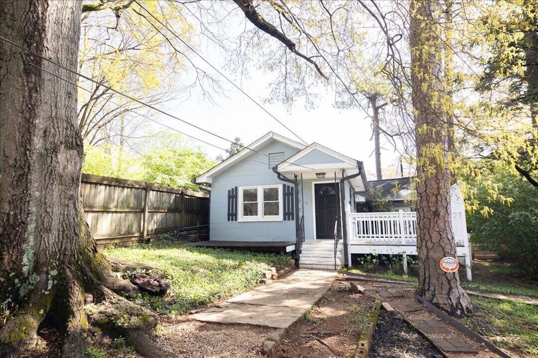 678 Vernon Ave SE in Atlanta, GA - Building Photo