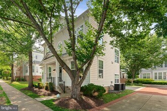 14348 Sharpshinned Dr in Gainesville, VA - Building Photo - Building Photo