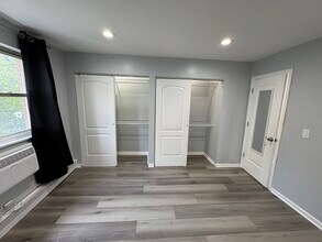 5950 N Kenmore Ave, Unit 202 in Chicago, IL - Building Photo - Building Photo