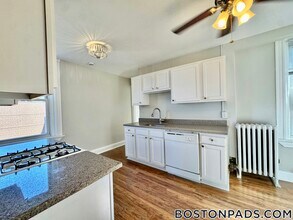 224 Hanover St in Boston, MA - Building Photo - Building Photo