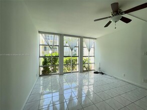 851 Three Islands Boulevard in Hallandale Beach, FL - Building Photo - Building Photo