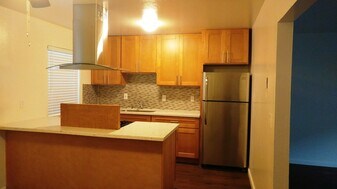 22242 N 6th St in Castro Valley, CA - Building Photo