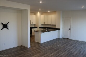 3750 Battipaglia Ave in Henderson, NV - Building Photo - Building Photo