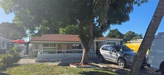 2648 Bahama Dr in Miramar, FL - Building Photo