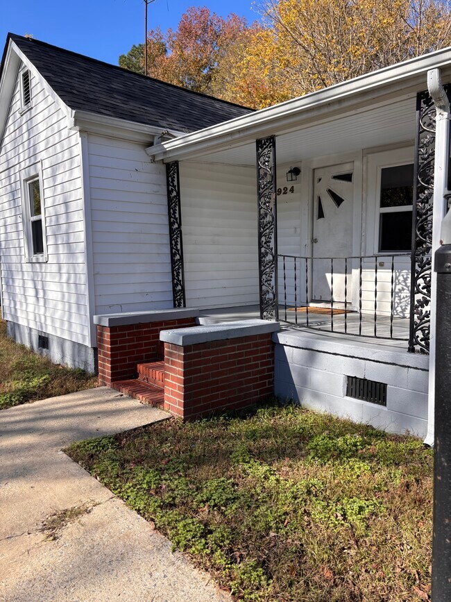 924 Old Halifax Rd in Emporia, VA - Building Photo - Building Photo