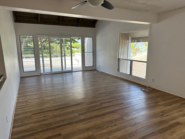 property at 44-174-174 Laha St