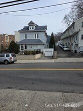 609 Van Cortlandt Park Ave in Yonkers, NY - Building Photo - Building Photo