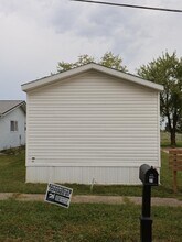 200 Gregory Ln in Bloomfield, IA - Building Photo - Building Photo