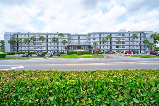 9235 SW 8th St in Boca Raton, FL - Building Photo - Building Photo