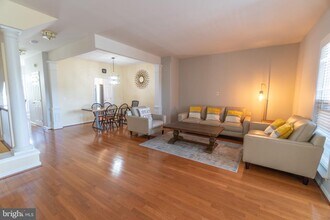 6389 Hawk View Ln in Alexandria, VA - Building Photo - Building Photo