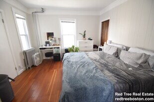 80 Carroll St, Unit 2 in Chelsea, MA - Building Photo