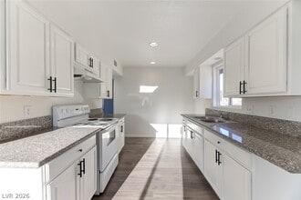 29 Gold Bar Ct in Las Vegas, NV - Building Photo - Building Photo