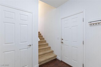 8777 W Maule Ave in Las Vegas, NV - Building Photo - Building Photo