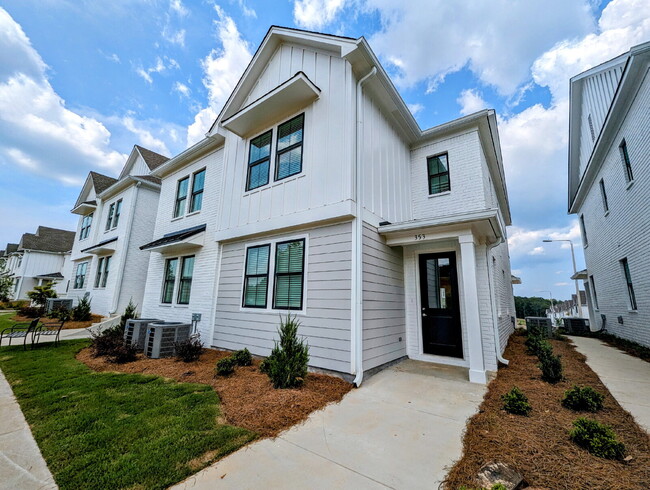 353 Commonwealth Blvd in Oxford, MS - Building Photo - Building Photo