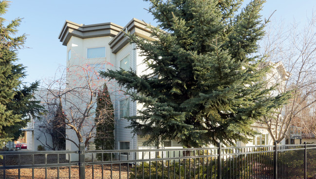 6708 90th Ave NW in Edmonton, AB - Building Photo - Building Photo