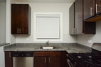 706 W Brompton Ave in Chicago, IL - Building Photo - Building Photo