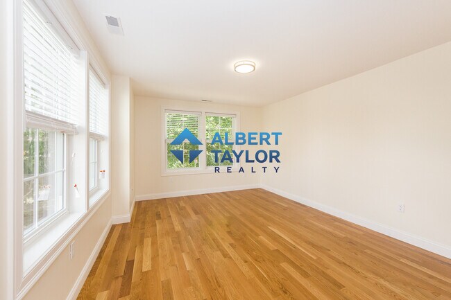 217 Arlington St, Unit 1